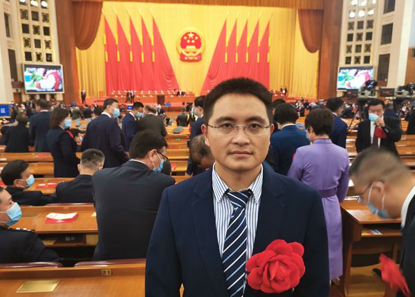 公司优秀员工袁君奇获全国抗击新冠肺炎疫情先进个人