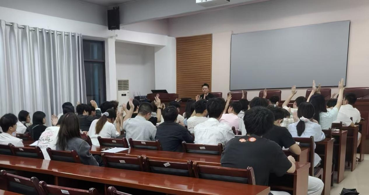 beat365手机版官网入口召开防范电信网络诈骗专题教育会议